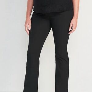 Old Navy Maternity Full-Panel Pixie Flare Pants